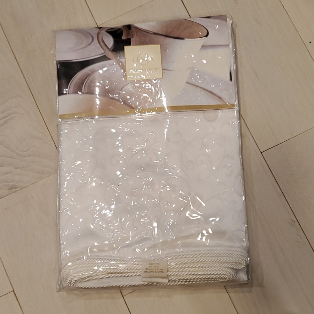 60x84 Opal Innocence Tablecloth